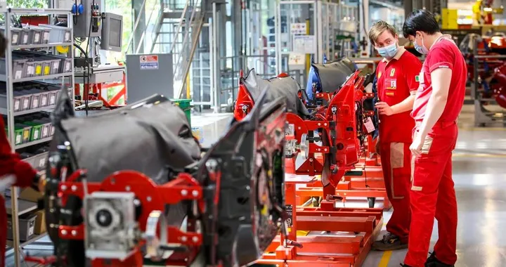 Ferrari: premio di produzione da 7.500 euro per i dipendenti