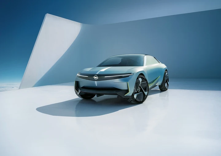 Opel Experimental: svelato il nuovo concept che anticipa il futuro del brand