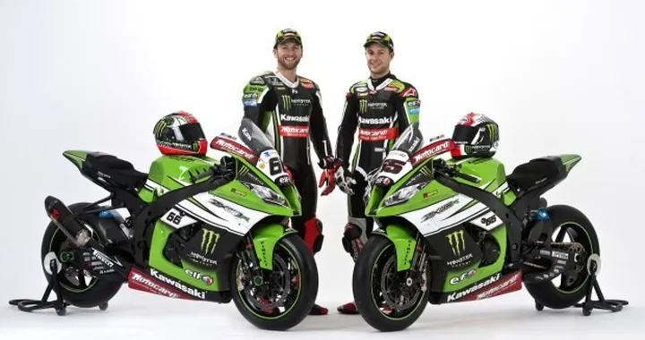 Kawasaki Racing Team Superbike 2015 presentato a Barcellona [Foto]