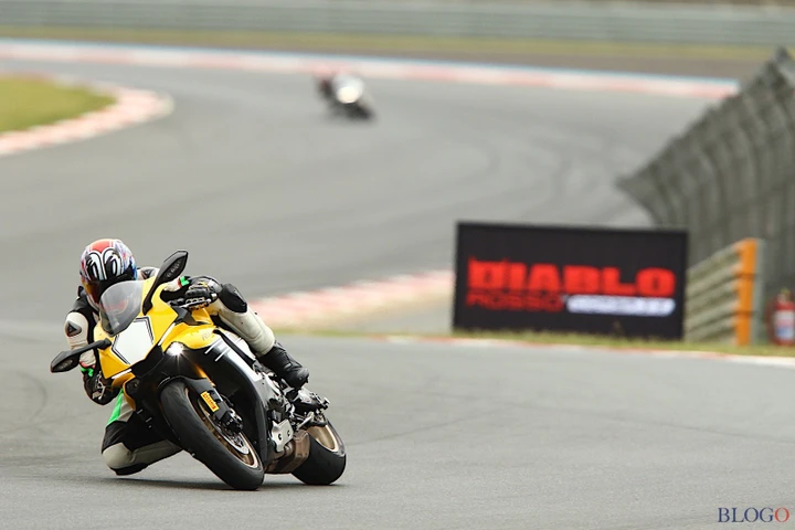 Pirelli Diablo Rosso Corsa II: il test in Sudafrica