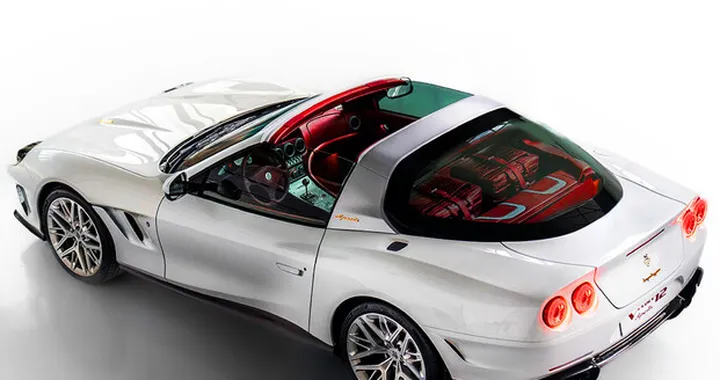 Touring Veloce12 Aperta: il restomod da 690.000 euro celebra il V12 Ferrari
