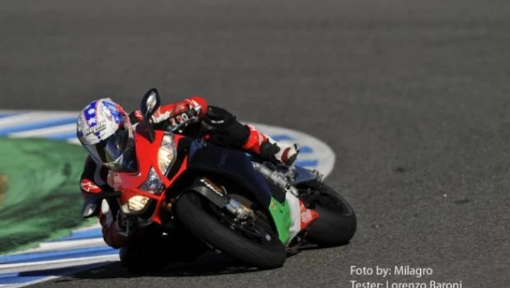 TEST Aprilia RSV4 Factory APRC Special Edition, prime impressioni