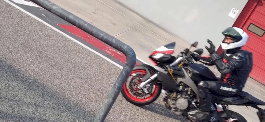 Aprilia: avvistata la futura Tuono 660?