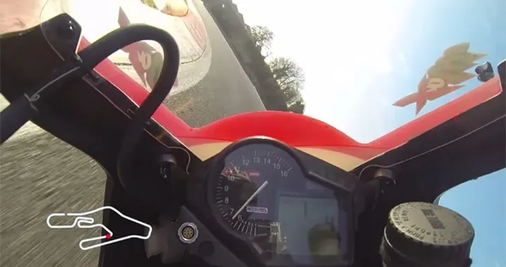 Aprilia RSV4 Superbike 2015 Onboard con Max Biaggi [Video]