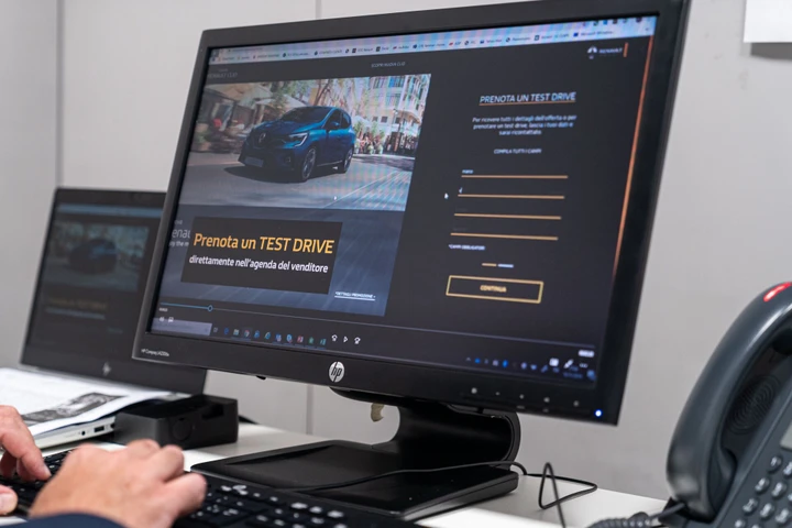 Renault digitalizza l'intero processo d'acquisto dell'auto