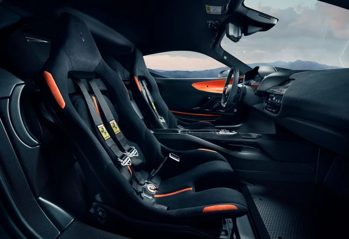 Una Ferrari SF90 XX Stradale è il regalo di Ibrahimović per il suo compleanno
