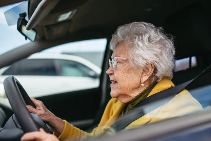 Rinnovo patente over 80: ipotesi esami più severi dopo i recenti incidenti