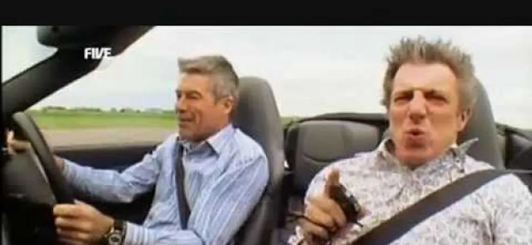 Video: Fifth Gear mette a confronto Audi R8 V10 Spyder e Porsche 911 Turbo Cabriolet