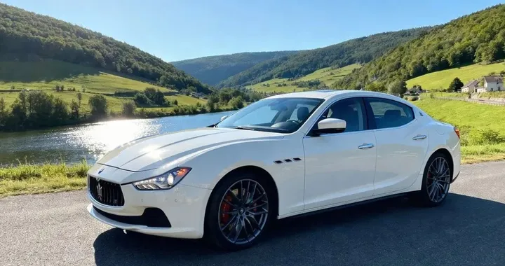 Compra un biglietto della lotteria da 2 euro e vince una Maserati col V6