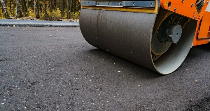 Perché la guerra in Iran sta facendo aumenta il costo dell'asfalto