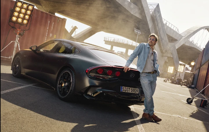 Brad Pitt protagonista con la nuova Mercedes-AMG più potente di sempre