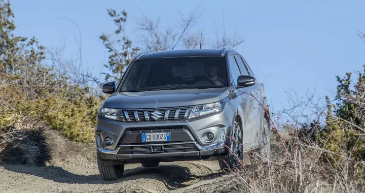 Suzuki Vitara Hybrid 2021, prima prova della versione con cambio automatico