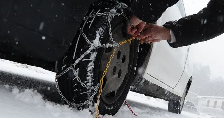 Obbligo catene da neve o pneumatici invernali: cosa sapere