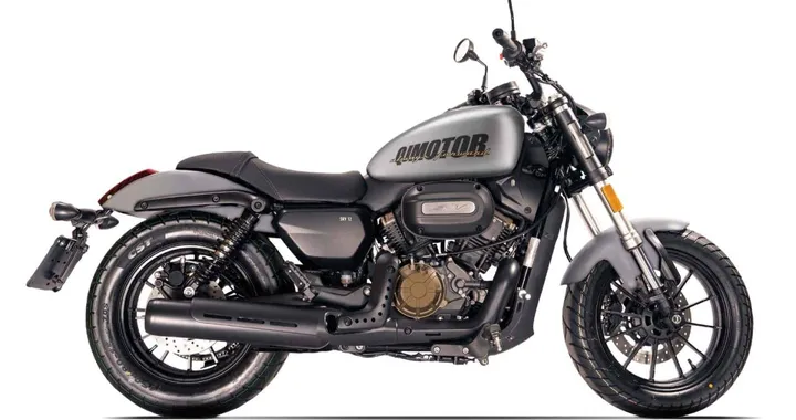 QJ Motor SRV 12: la nuova 125 custom con motore bicilindrico a V