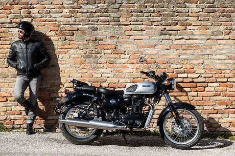 Benelli Imperiale 400 2025 performance design vintage e convenienza