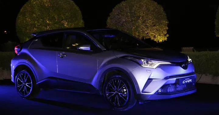 Toyota C-HR: Alessio Sakara è il 'King of the Flow'