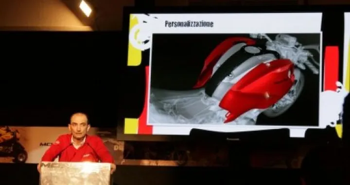 Ducati Monster Art e Colour therapy 2009: intervista a Claudio Domenicali