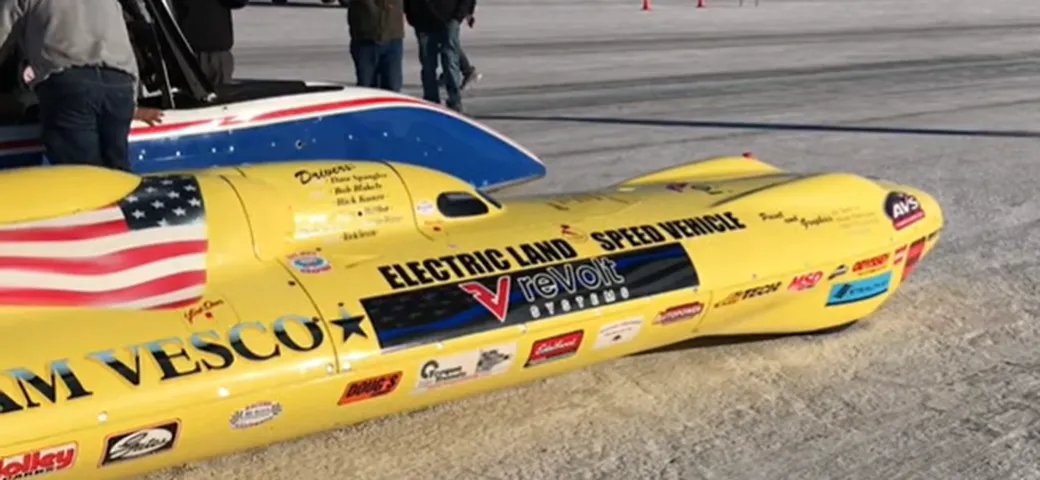 Sull'auto elettrica più veloce del mondo a 575 km/h [Video]
