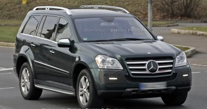 Mercedes Classe Gl: ancora foto del facelift