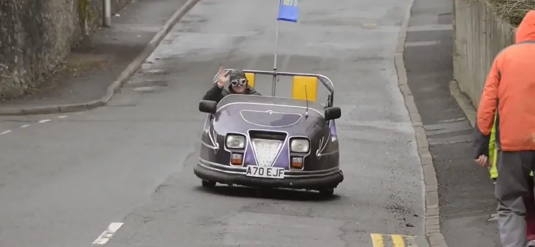 Una autoscontro omologata per la strada [Video]