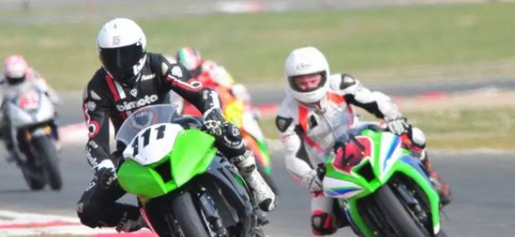 Ruben Xaus in pista a Varano De' Melegari come maestro per i piloti Motodiserie e Dunlop Cup