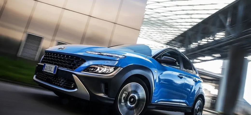 Hyundai Kona 2021: aggiornamenti, prezzi e allestimenti del B-SUV