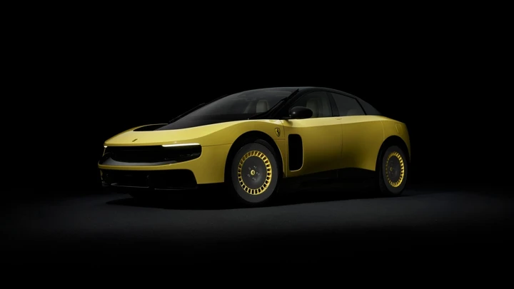 Ferrari Luce, perché il Cavallino Rampante ha scelto il designer di Apple