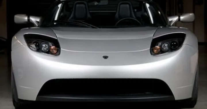 Tesla Roadster, svelate le specifiche per l'Europa: oltre 300 CV
