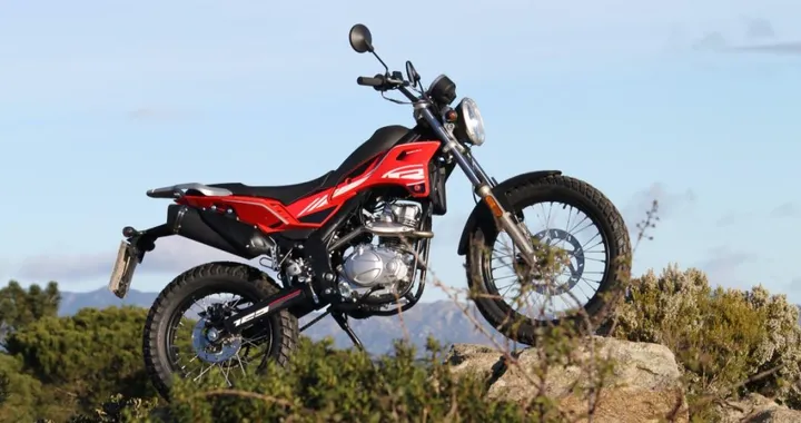 Rieju Tango 125i: la moto urbana che sfida il dominio degli scooter