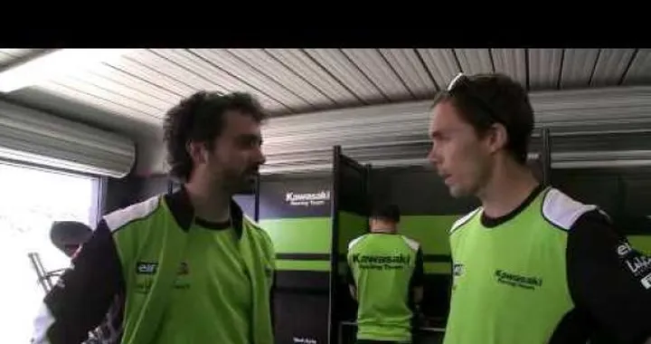 Il Kawasaki Superbike Racing Team 2010 in azione