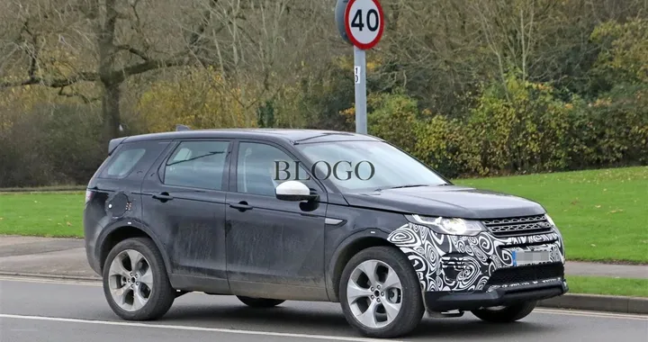 Land Rover Discovery Sport: foto spia del muletto