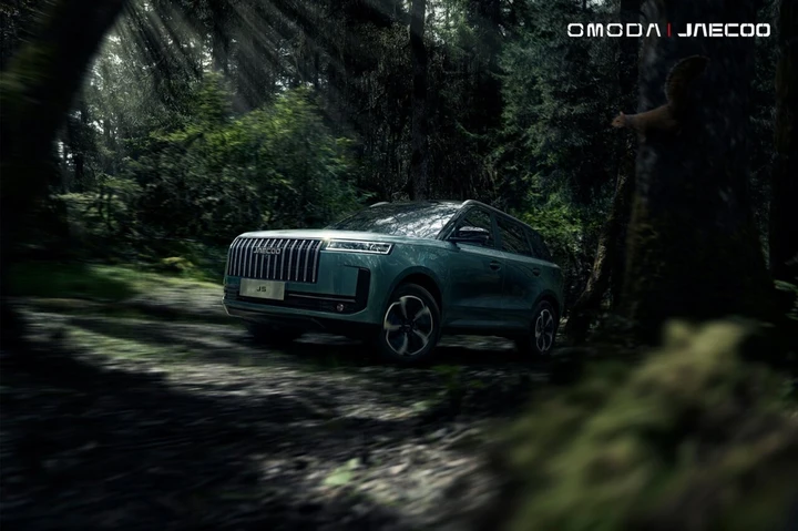Jaecoo 5, il crossover avventuroso brilla in offroad