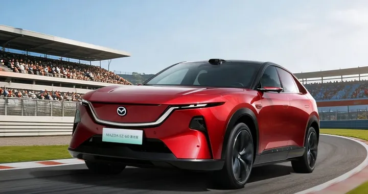 Mazda CX-6e, in Cina è già un passo avanti: arriva il LiDAR sul tetto