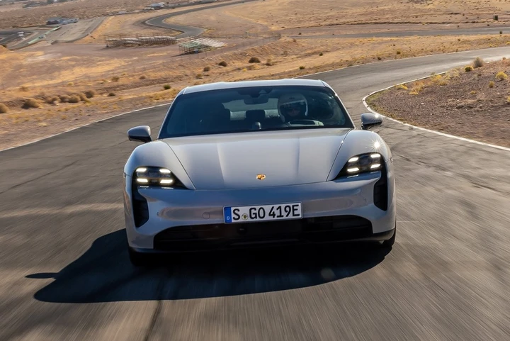 Porche Taycan