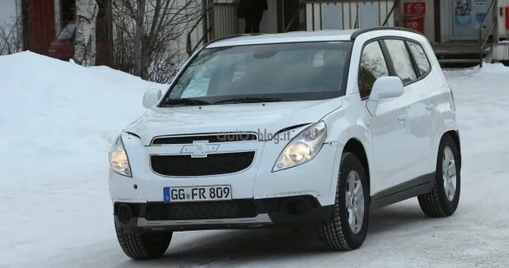 Foto spia: Opel Antara o Chevrolet Captiva