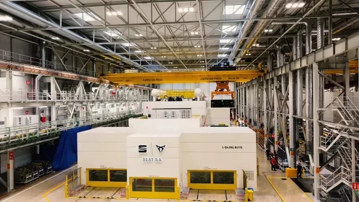 SEAT e CUPRA puntano su pressa PXL e batterie a Martorell