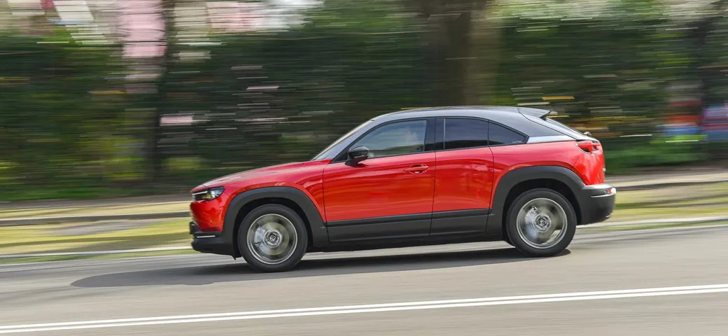 Mazda MX-30: la prova su strada