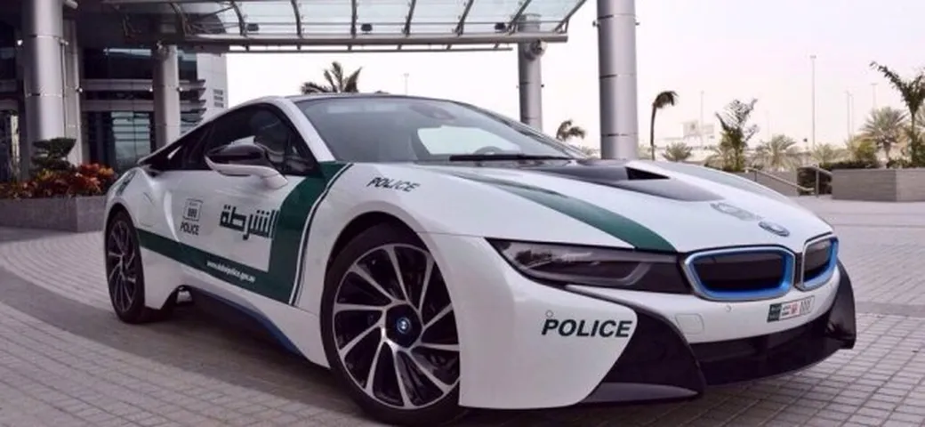 Una BMW i8 per la Polizia del Dubai
