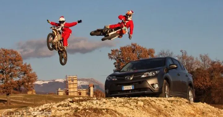 Buone Feste e Buon Anno da Blogo Motori [video]