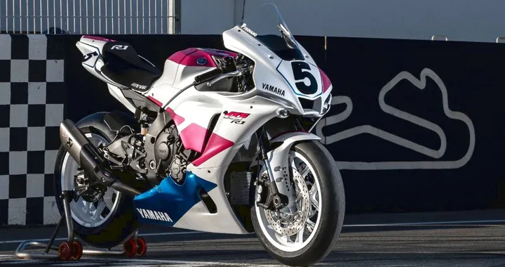 Yamaha R1 "Piro Replica"
