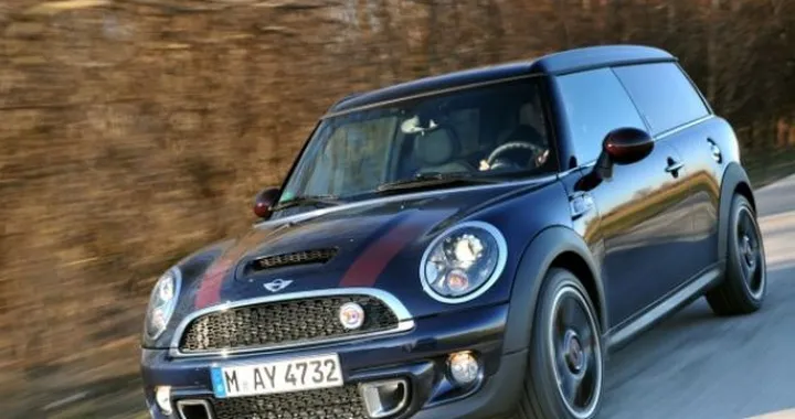 Mini: le nuove Clubman Hampton e John Coopers Works nella gamma 2011