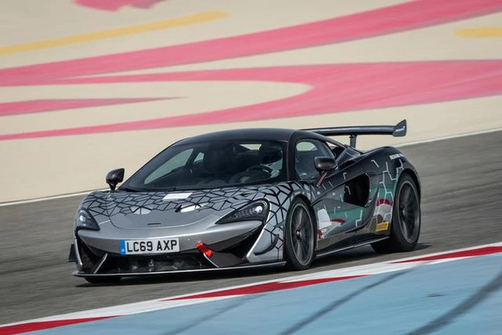 McLaren 620R: la cosa più vicina a una vettura da corsa