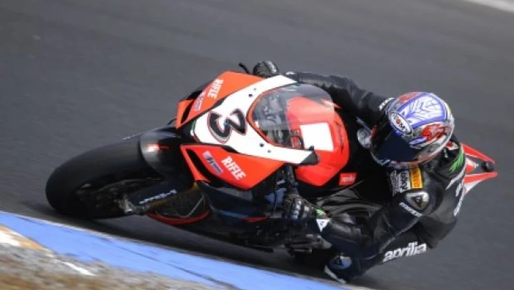 WSBK: Conclusi i test a Phillip Island per Max Biaggi e Nakano. Svelata la nuova livrea della RSV4