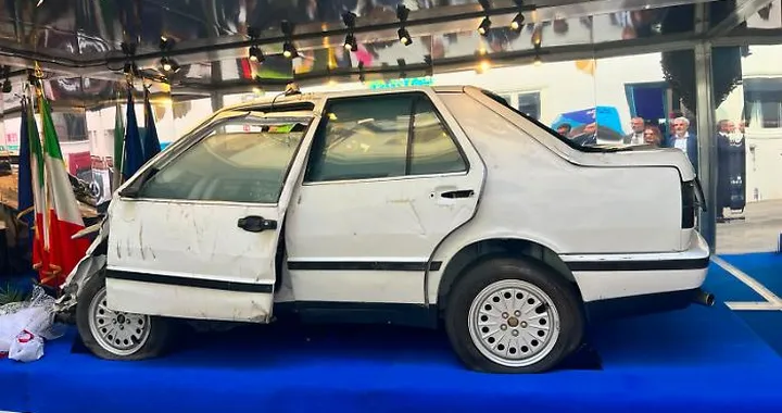 La Fiat Croma della strage di Capaci entra nel Museo del Presente di Palermo