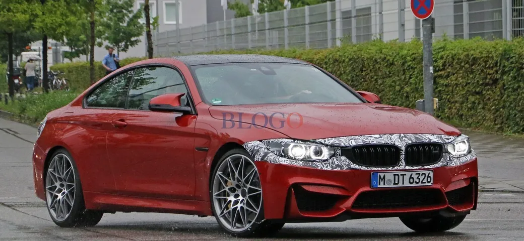 BMW M4: foto spia del facelift