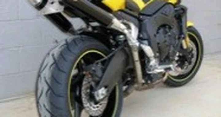 Doppio silenziatore per FZ1 da Ixil