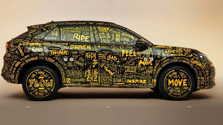 Volkswagen T-Roc, l'ultimo teaser: debutto a Monaco a settembre