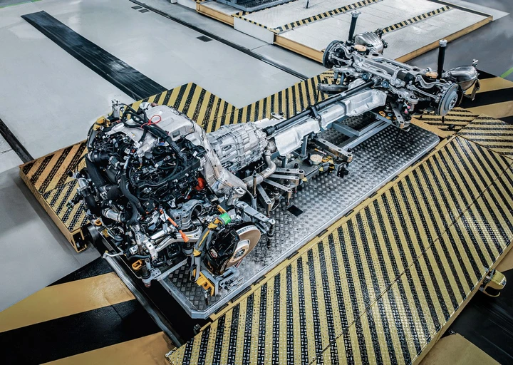 Bentley: un motore V8 ibrido ultraperformante al posto del W12