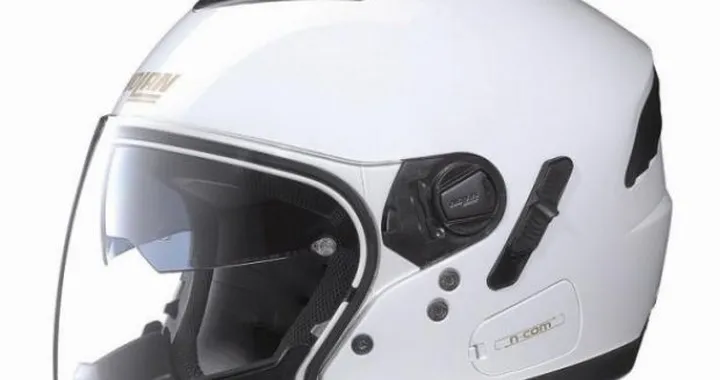 Nolan compie 40 anni