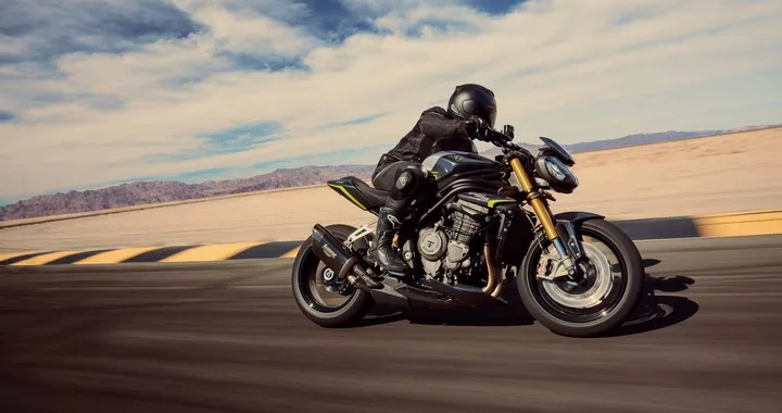 Triumph Speed Triple 1200 RS: 183 CV di emozioni su due ruote